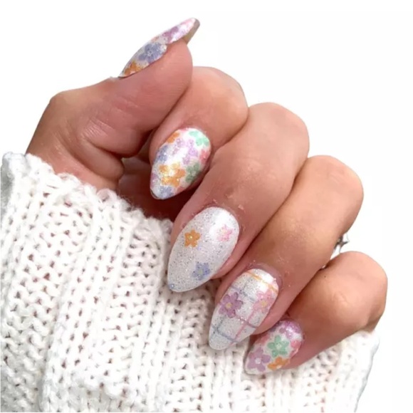 Color Street Other - *Retired* Color Street: Daisy Check | Floral Plaid Spring Easter White Pink